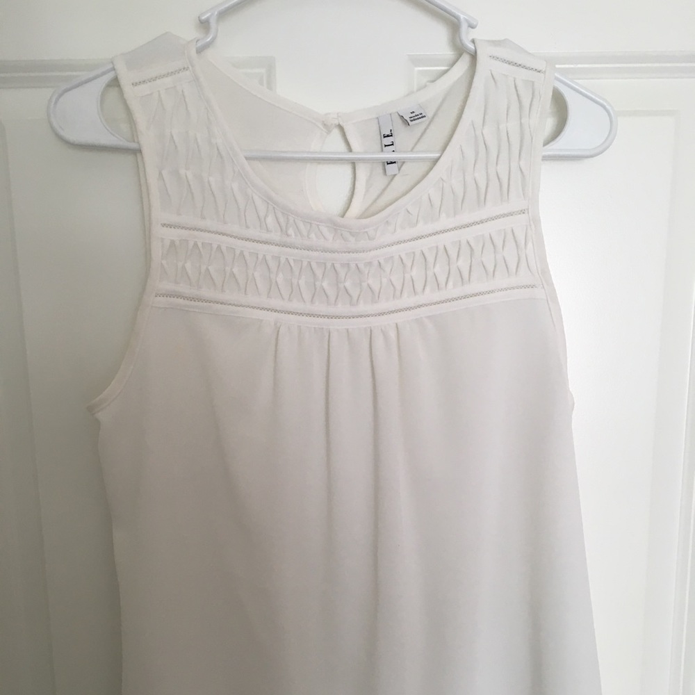 White Detail Tank